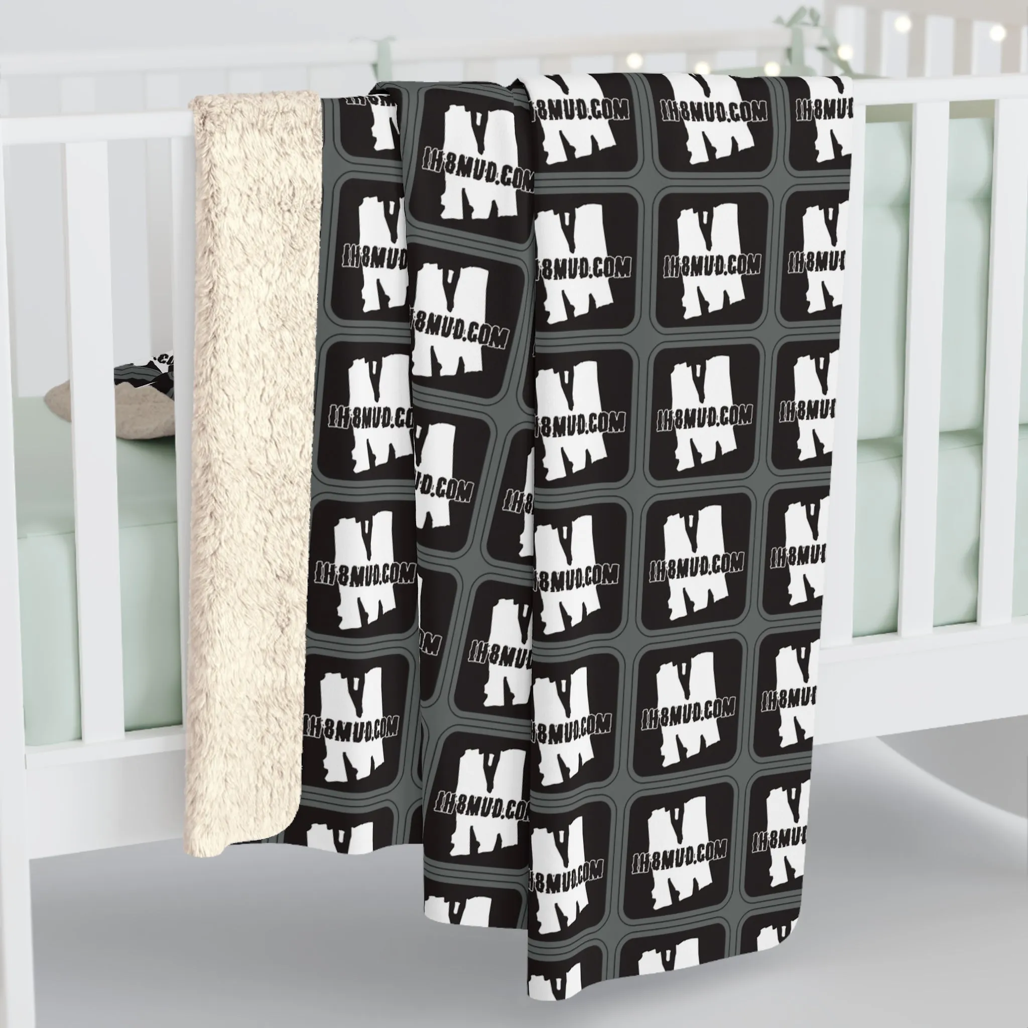IH8Mud Black White Sherpa Fleece Camping Bedroom Blanket