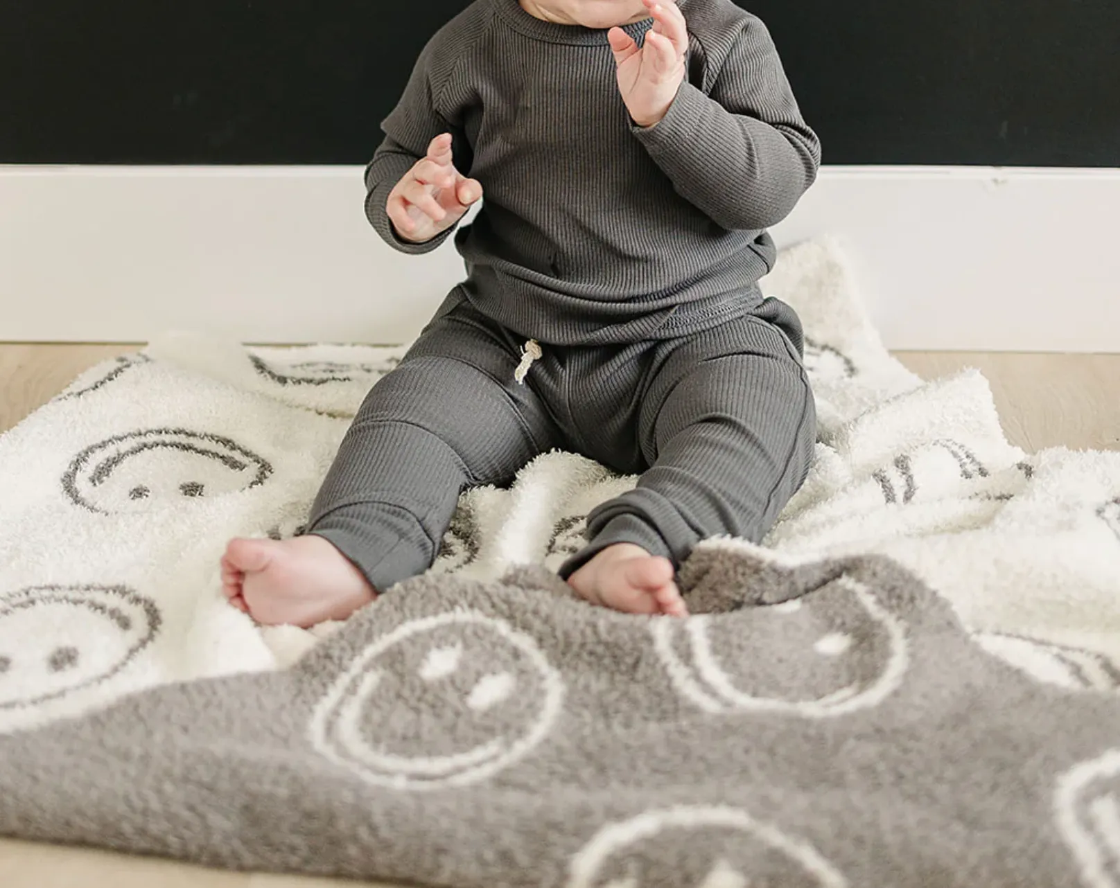 Mebie Baby - Plush Children's Smile Blanket in Taupe - (3 Sizes Available)